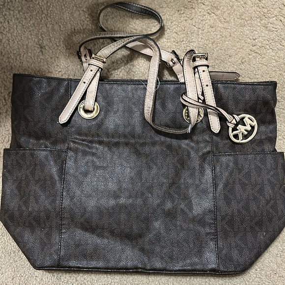 Michael kors Tote - Picture 2 of 9